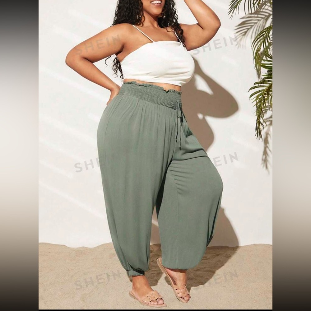 Plus size - Paperbag Shirred Waist Pants